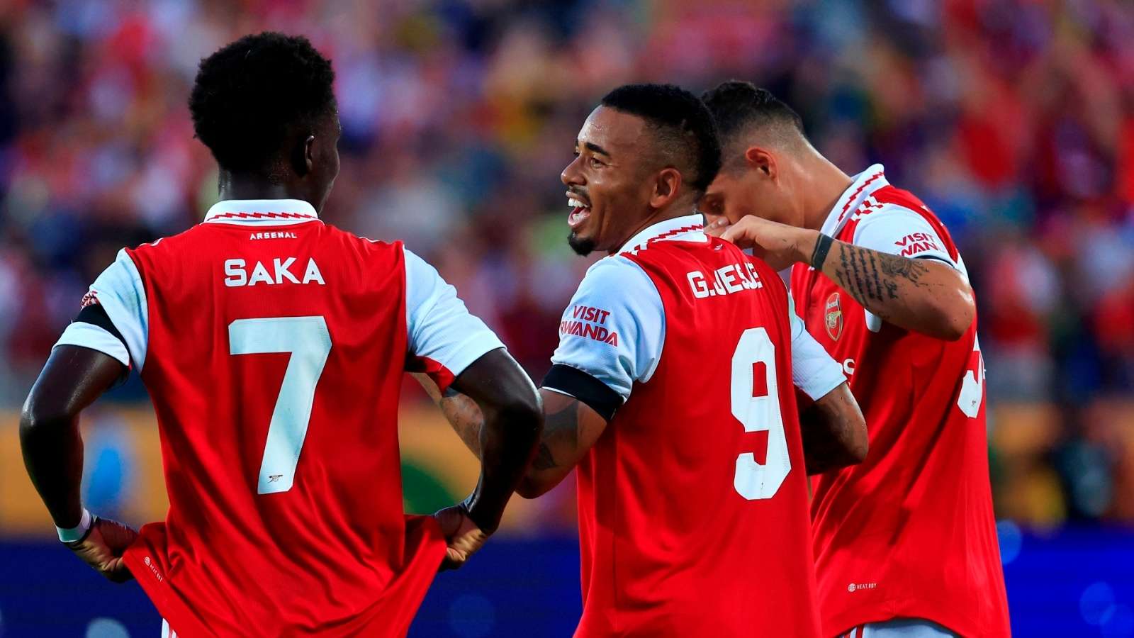 社会各界看 社会各界看